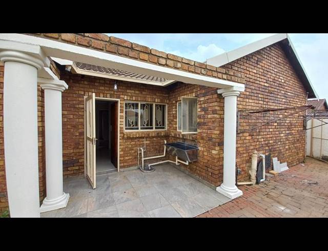 4 BEDROOM HOUSE FOR SALE IN DANVILLE